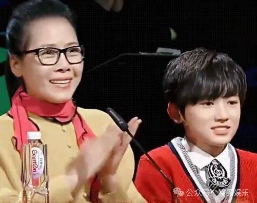 这场晚会台下简直是追星现场，名场面太多了吧？