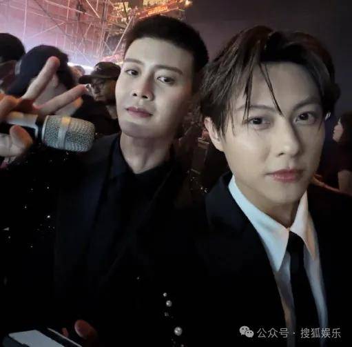 这场晚会台下简直是追星现场，名场面太多了吧？