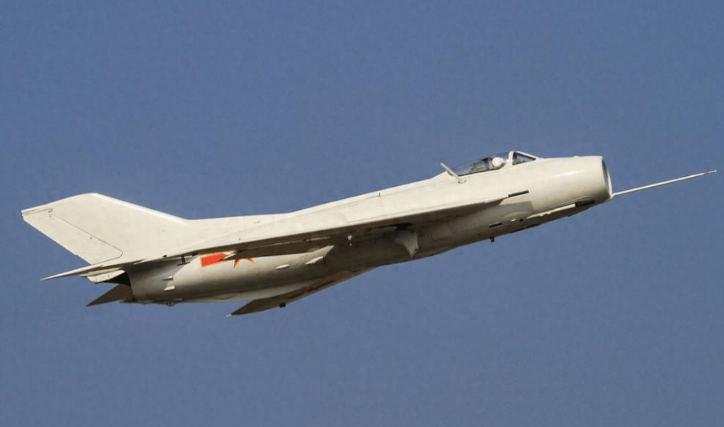 别把歼6无人机想简单了，空警500指哪炸哪，不只是消耗防空导弹