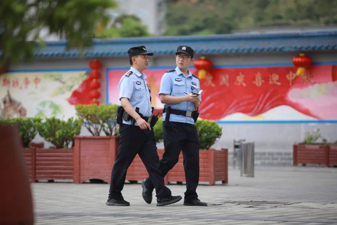 国庆特辑 | “青苗”值班日记：他的“第一次”，藏着成长与传承