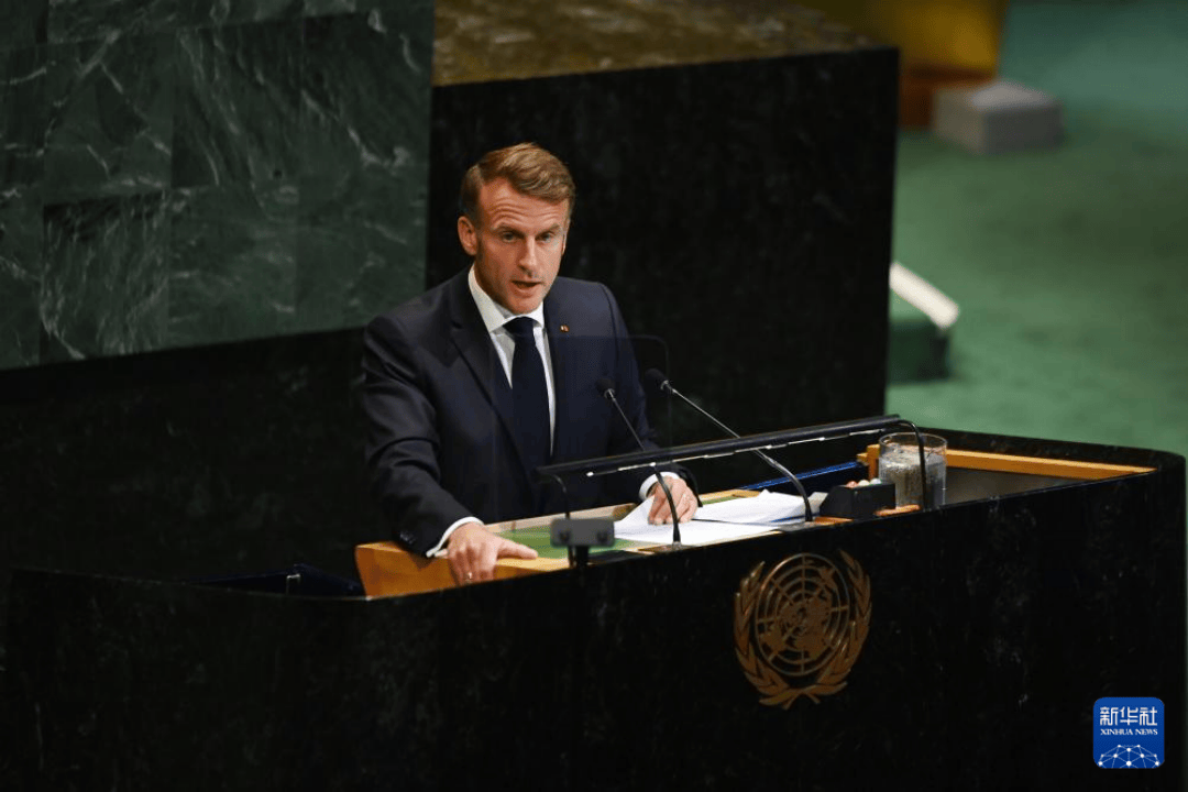 正式组阁不到一天，法国新总理又“旧”了，走马灯还转得下去吗？