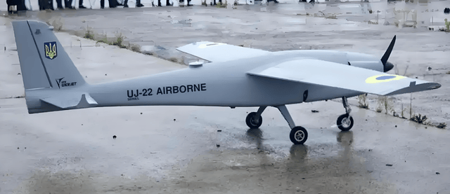 1400公里外化工厂燃起大火,乌军无人机已袭击俄境内40%的炼油厂