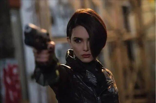 考古|昆凌现身暴瘦变化大!7年剖腹产下3娃,从“打工妹”到“天王嫂”,她的辛苦谁懂