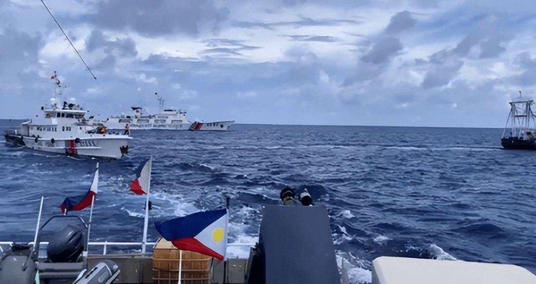 中方打向菲律宾的“拳头”，越南接过来了，这次解放军动作有点快