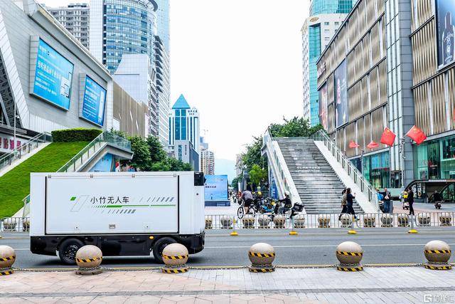佑驾创新小竹无人车驶入华强北,开启智慧物流新实践
