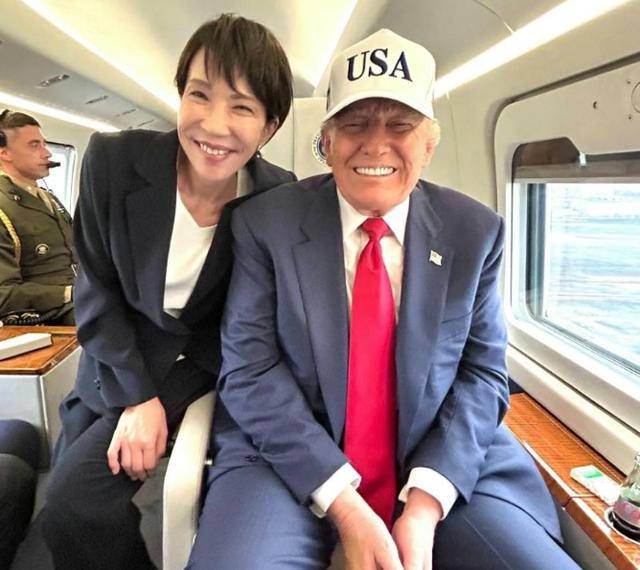 薛领事遭围攻?中方真的怒了,高市早苗没想到:特朗普也翻脸了